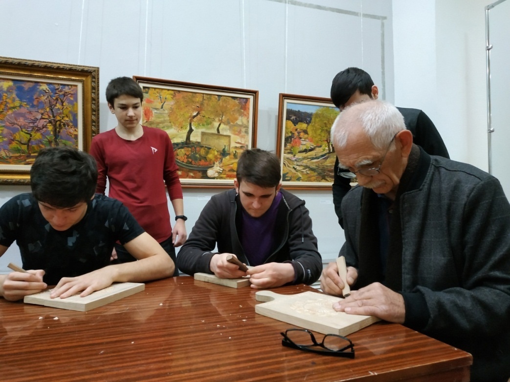 Сегодня отмечает свое 70-летие художник Агамирза Агамирзоев