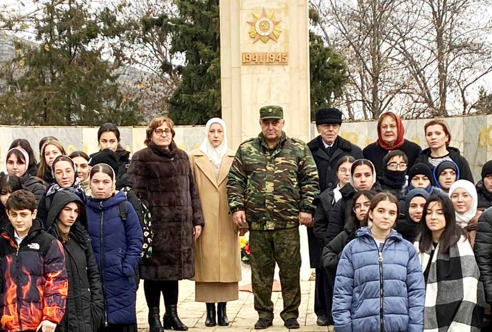 Коллектив КЦСОН Министерства труда в Кайтагском районе принял участие в акции «Вахта Памяти»