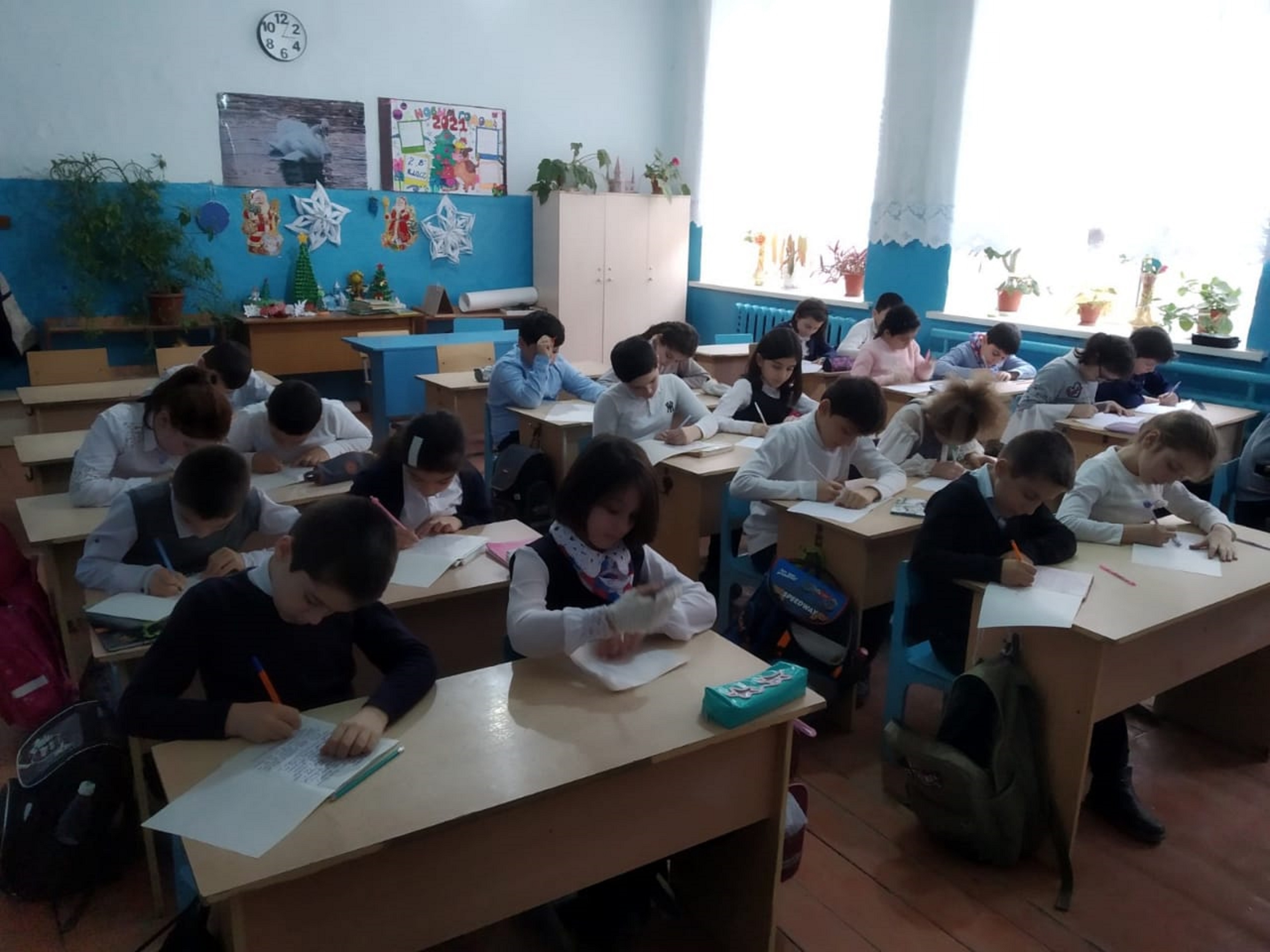 Школьники Кайтагского района написали тотальный диктант