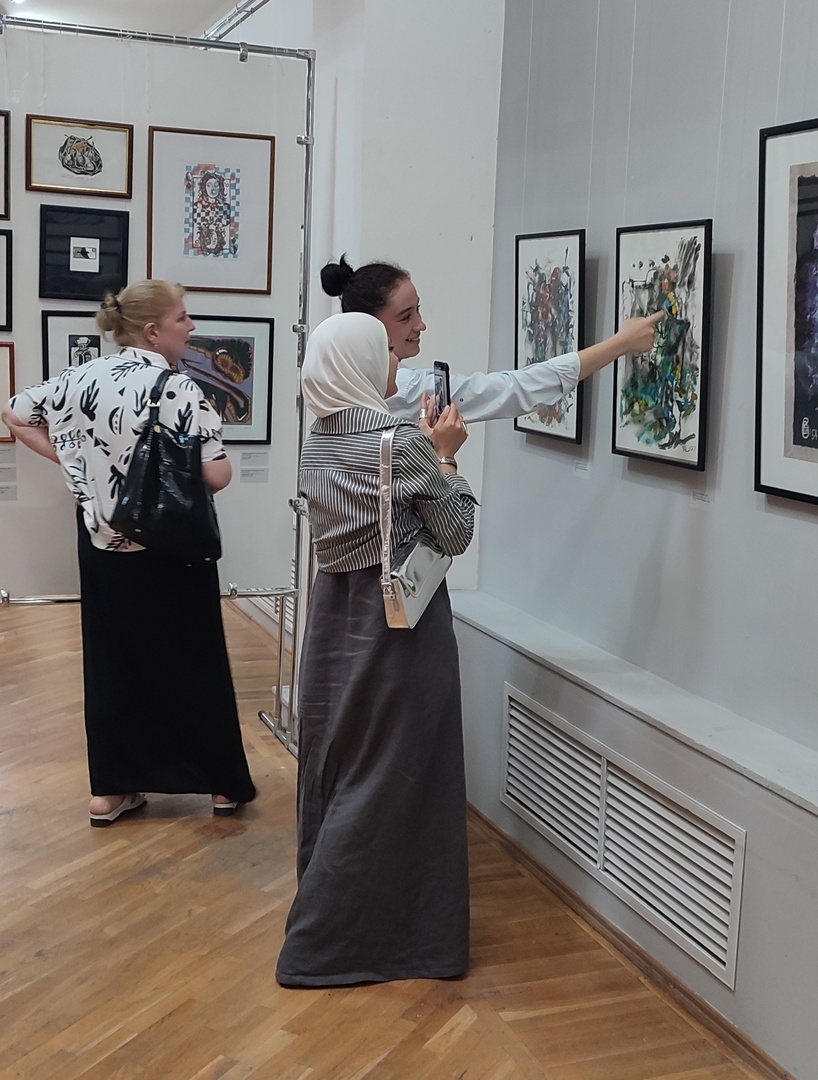 Вторая выставка IV Международной биеннале печатной графики «Кубачинская башня» открылась сегодня в Махачкале