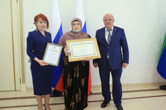 Награды многодетным матерям