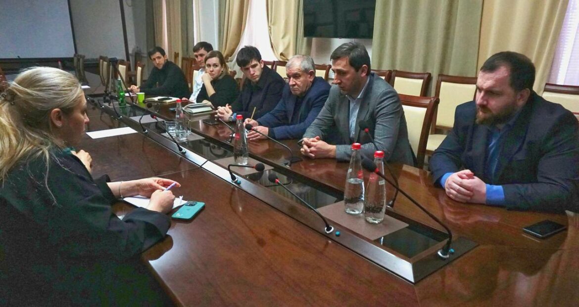 Молодые семьи Каспийска в конце года смогут заселиться в достроенный дом