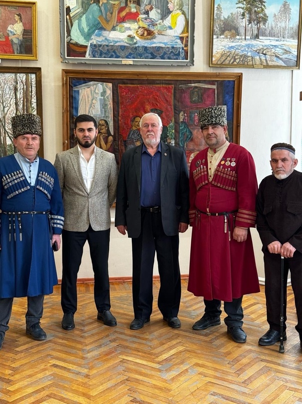 Мастер унцукульской насечки Магомедали Магомедалиев принял участие в российских проектах