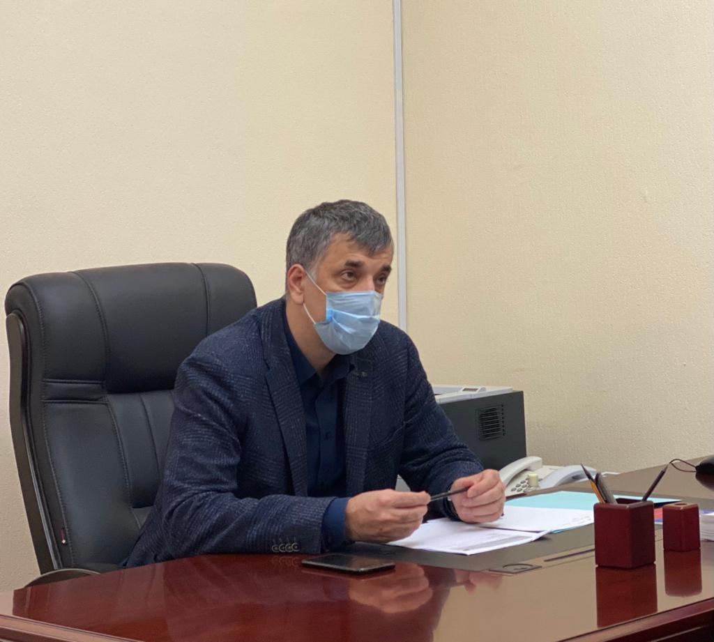 Руководитель Главного бюро МСЭ по РД Шамиль Рамазанов прошёл вакцинацию от COVID-19