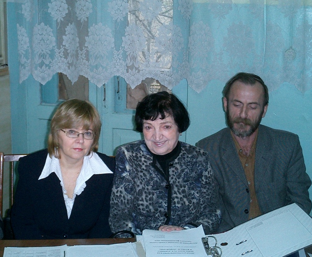 «Всего с лихвой дано нам было в дорогу – света и тепла…»