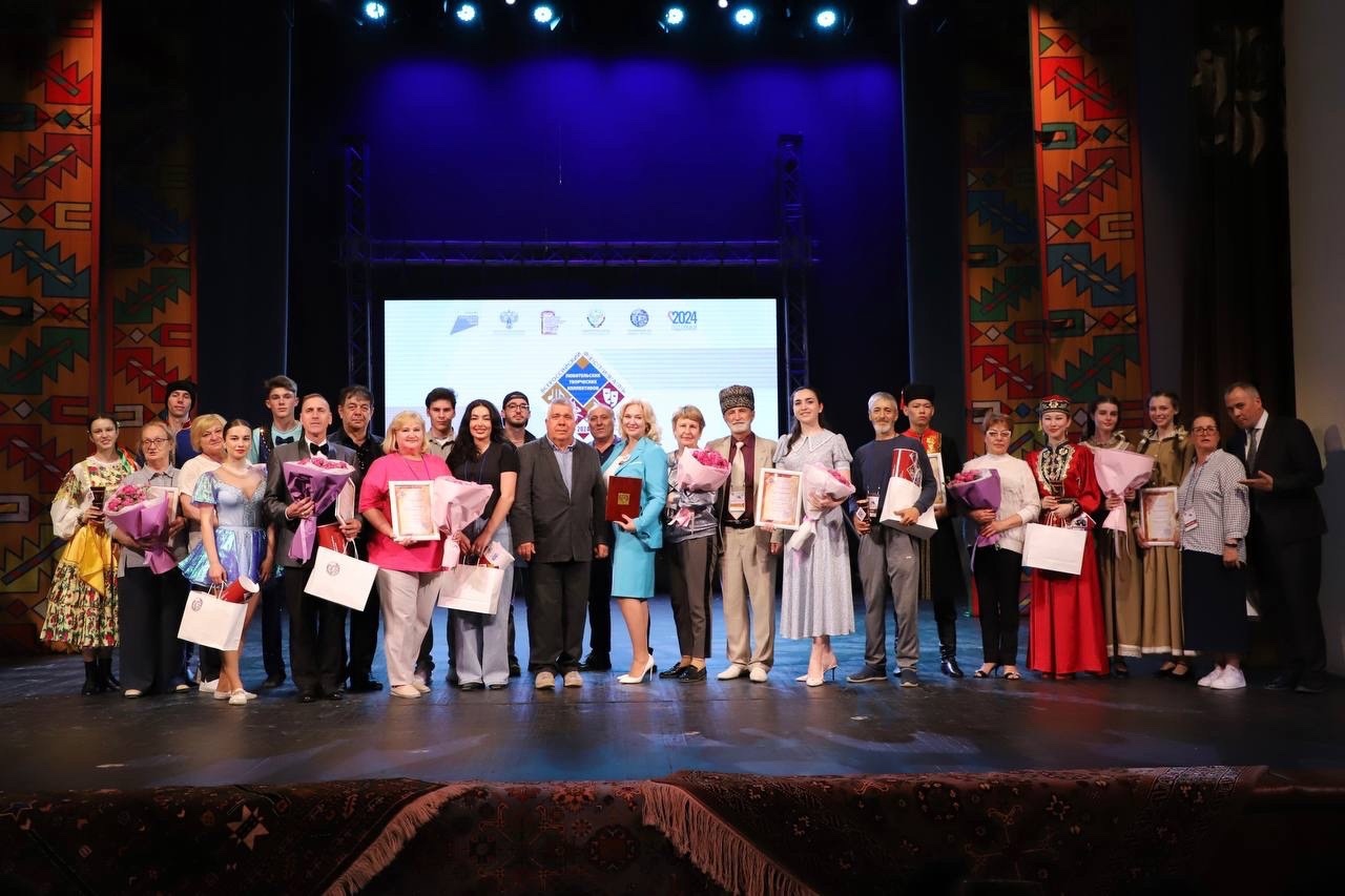 В Махачкале состоялся гала-концерт зонального этапа Всероссийского фестиваля-конкурса любительских творческих коллективов