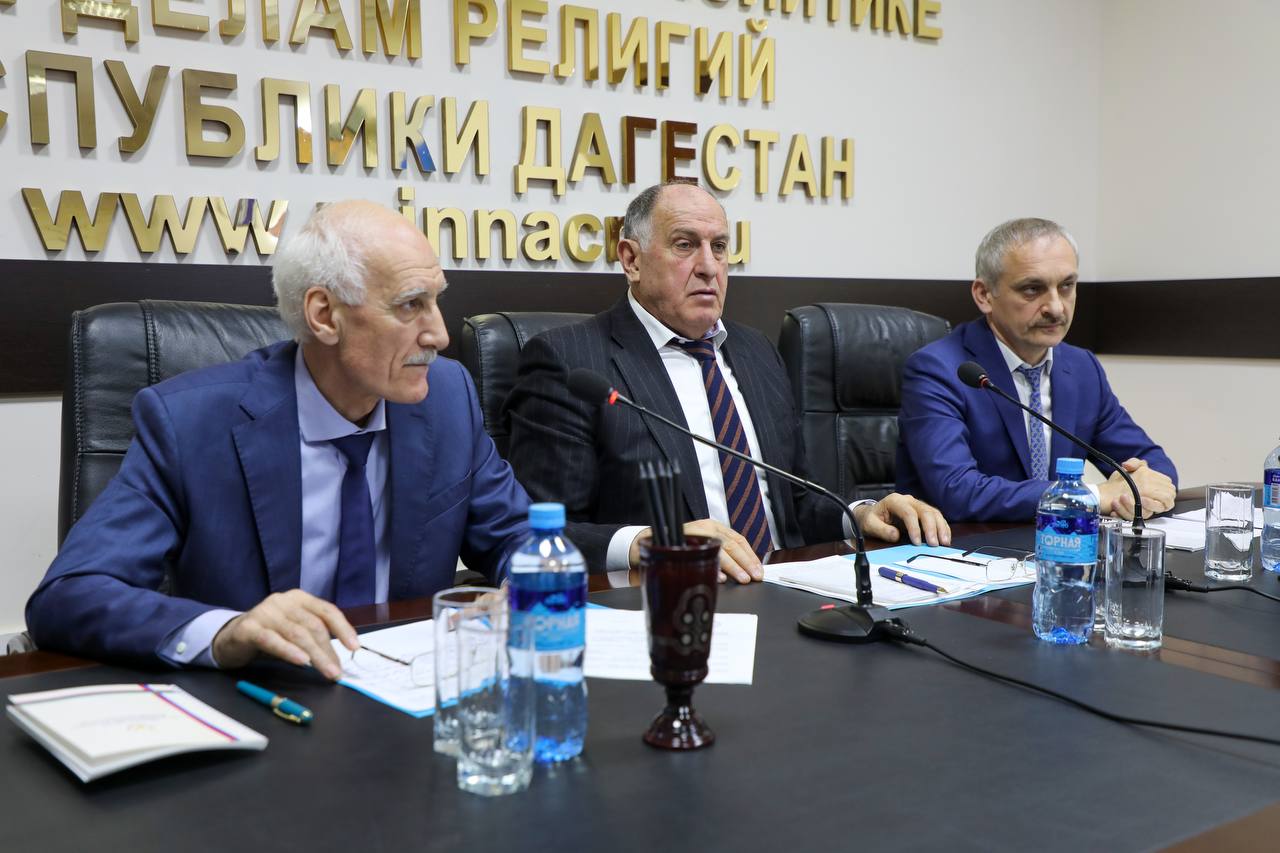Миннац Дагестана усилит работу с соотечественниками, проживающими в других регионах России