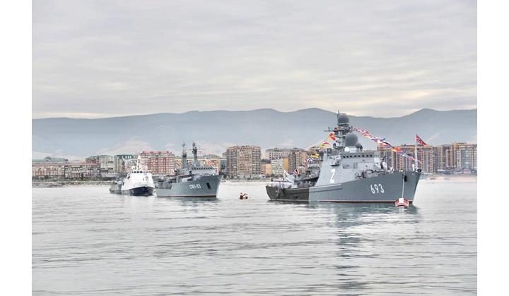 В Каспийске сегодня прошел парад в честь Дня Военно-морского флота России