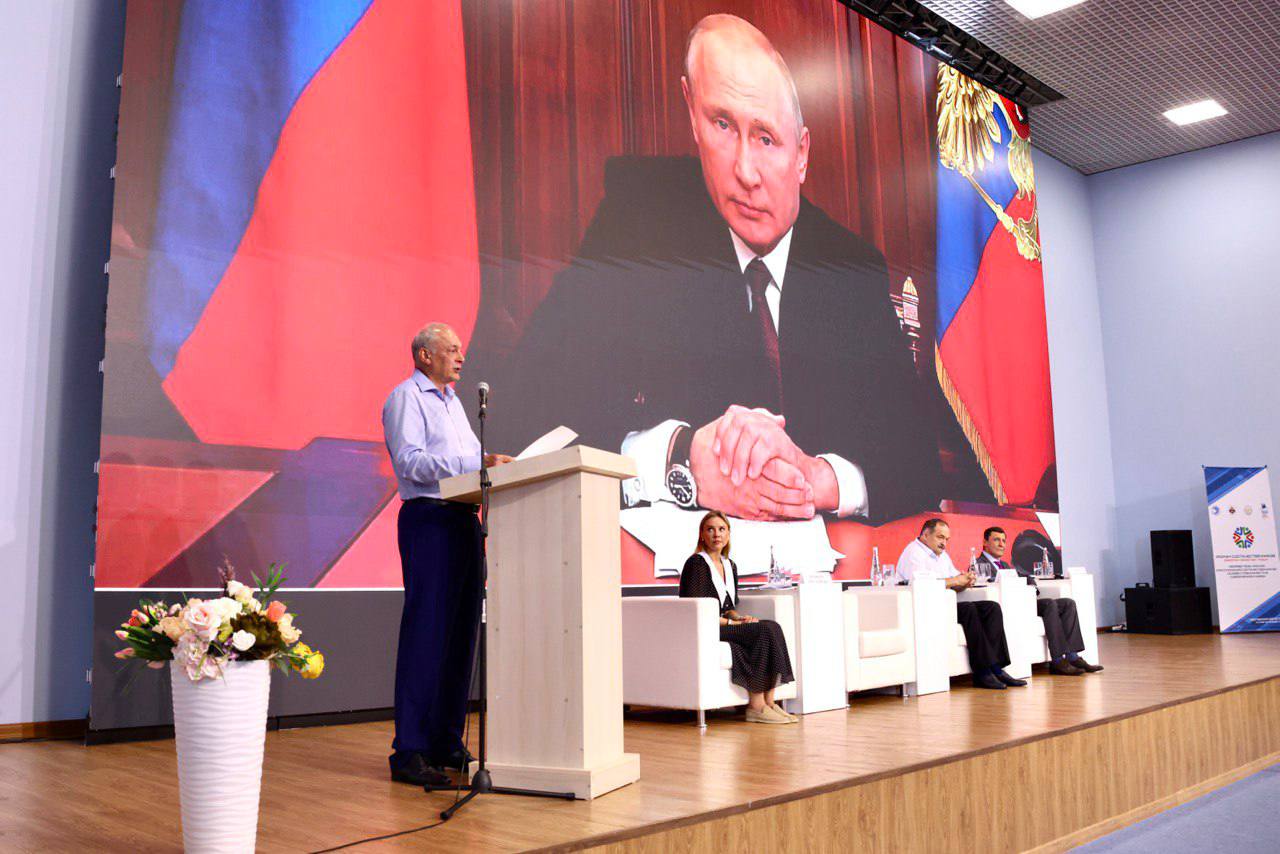 Владимир Путин поприветствовал участников третьего Международного Форума соотечественников, который проходит сегодня в Махачкале.
