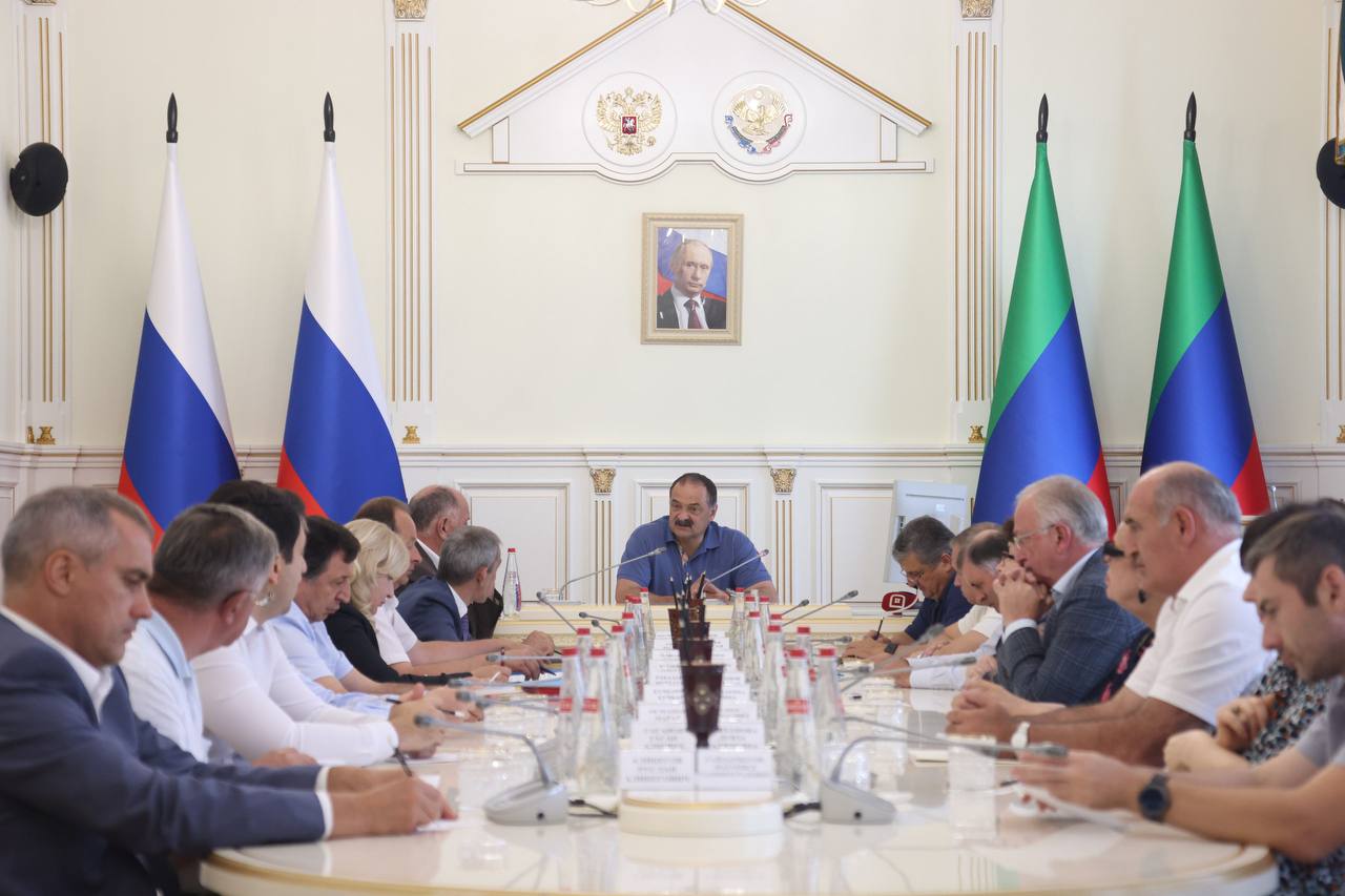 Сергей Меликов провёл заседание оргкомитета по подготовке к празднованию векового юбилея поэта Расула Гамзатова