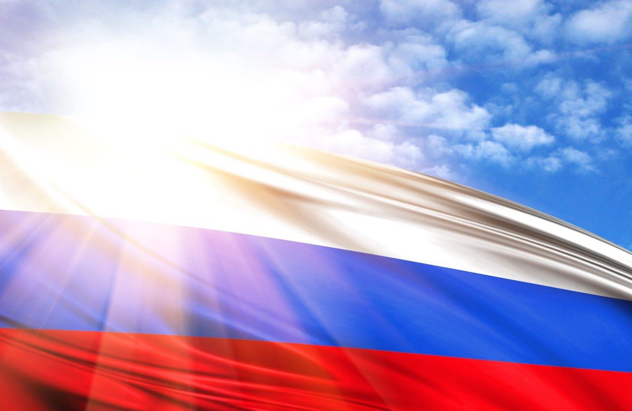 22 августа - День Российского флага