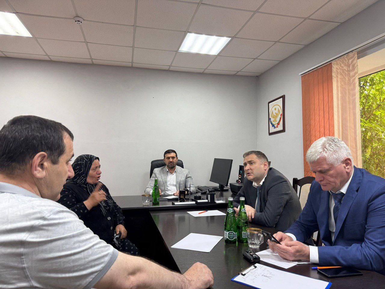 Мурад Казиев провел выездной прием граждан в Кизилюртовском районе
