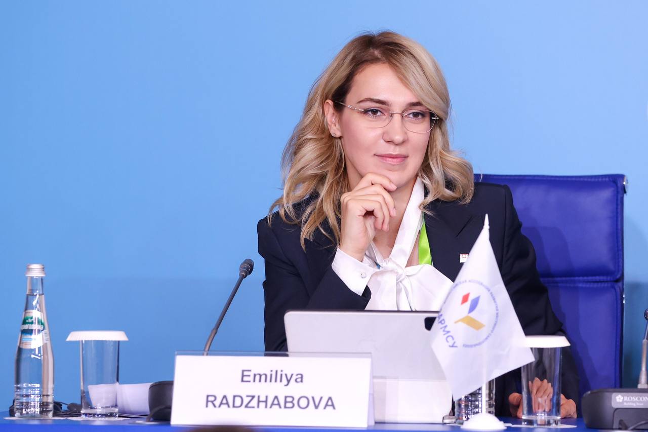 Эмилия Раджабова приняла участие в Евразийском женском форуме, который проходит в Санкт-Петербурге