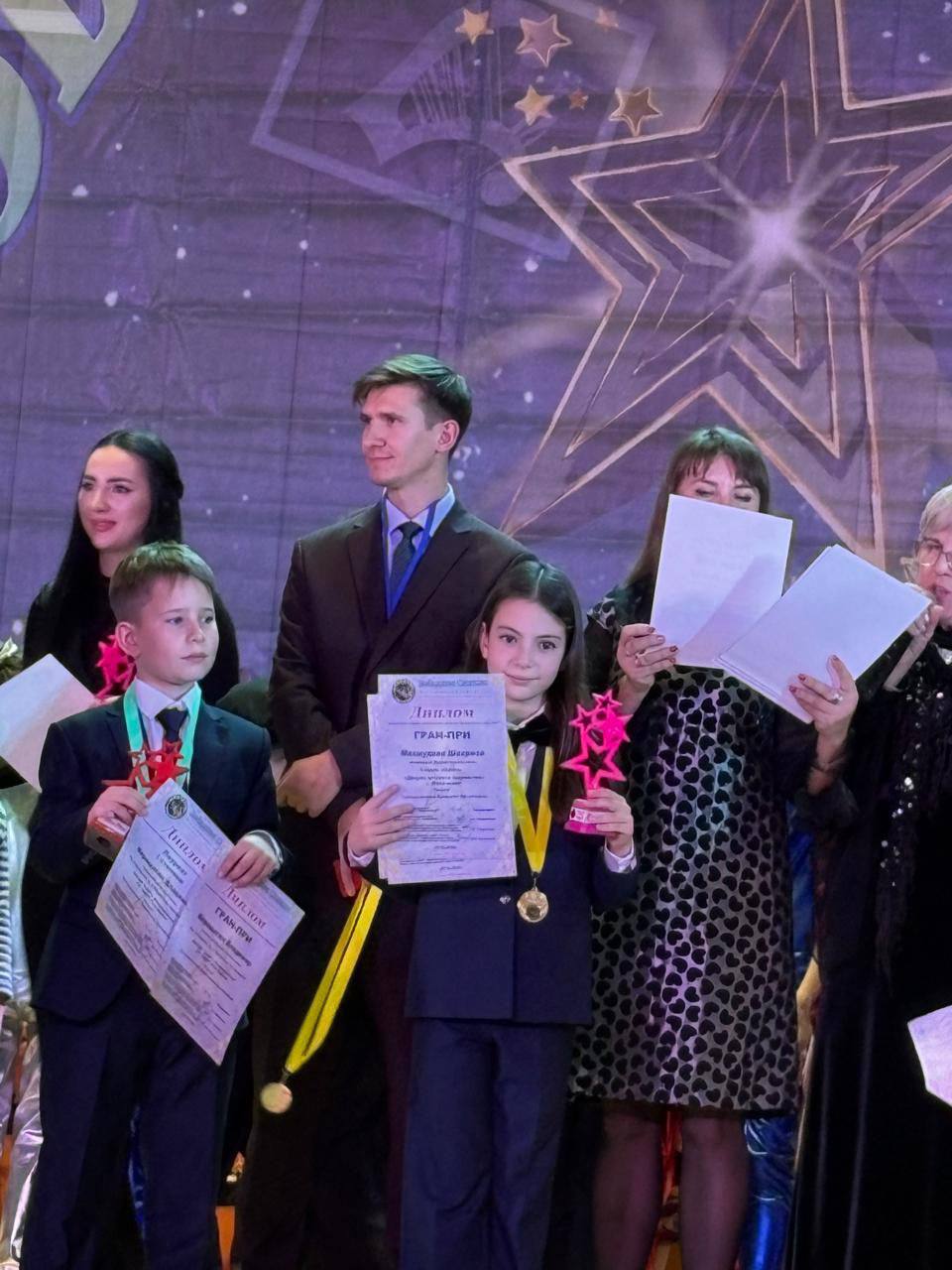 Махмудова Шахриза из Махачкалы завоевала Гран-при на Международном конкурсе «Звездное Сияние, Осень 2025»