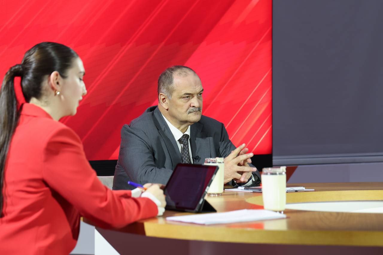 Глава Дагестана в ходе прямого эфира поручил разработать меры поддержки для военных корреспондентов