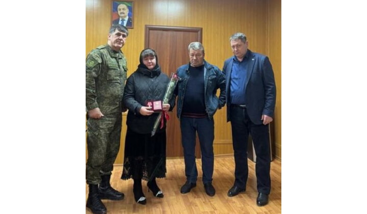 В Кизляре семьям погибших вручили государственные награды