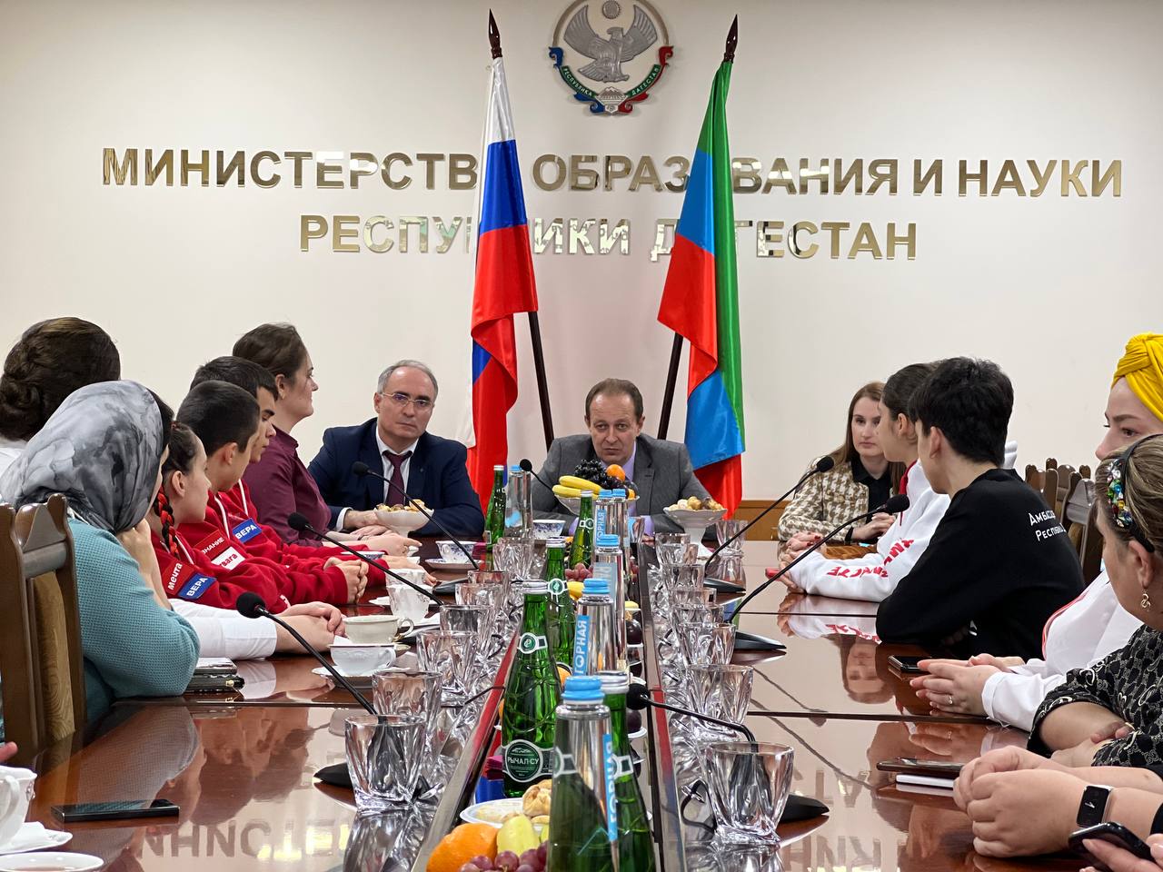 Участников I Съезда Российского движения детей и молодёжи встретили в Дагестане