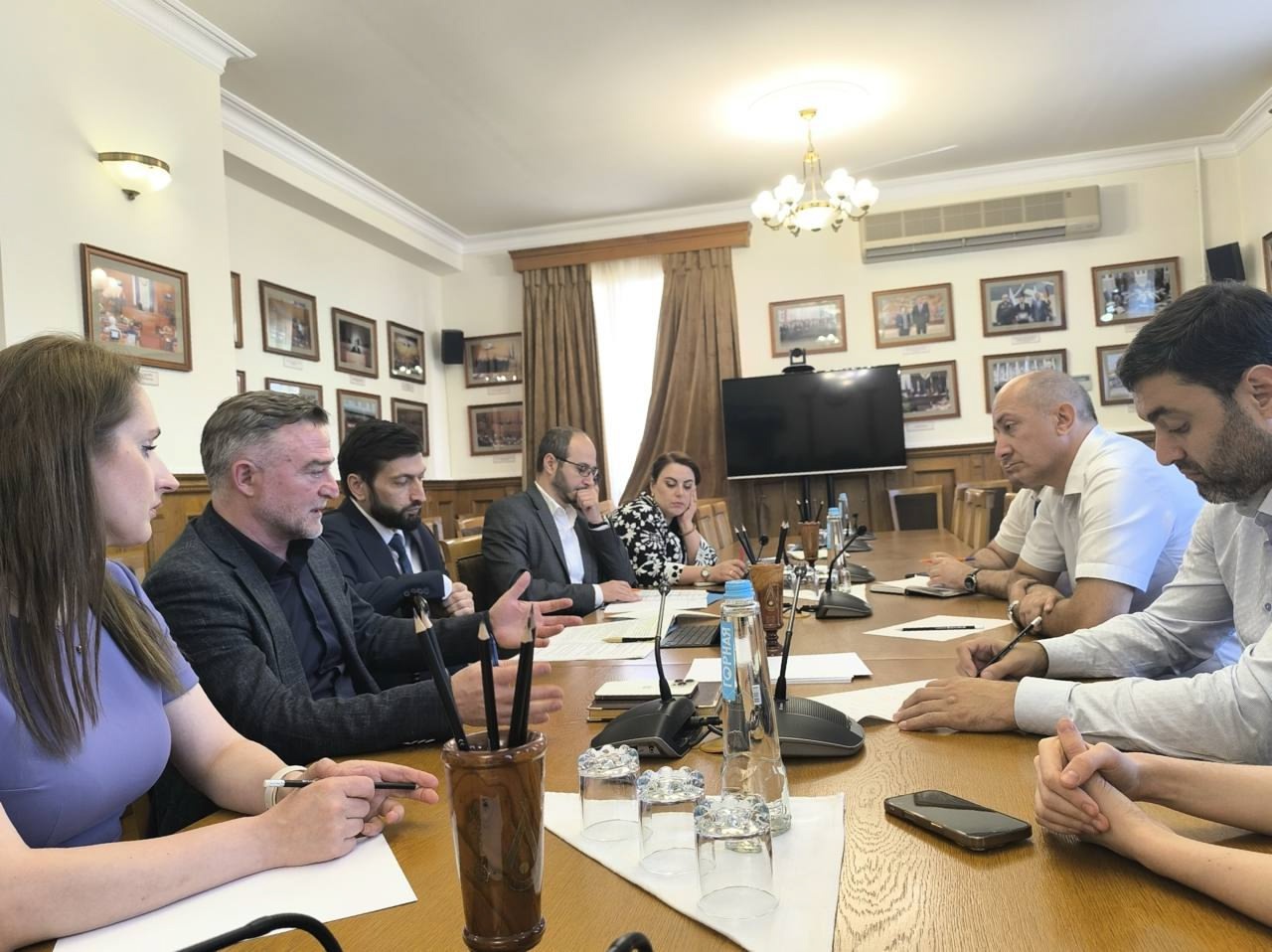 Первое установочное совещание по разработке Комплексной государственной программы по сохранению и развитию родных языков в РД прошло в Махачкале