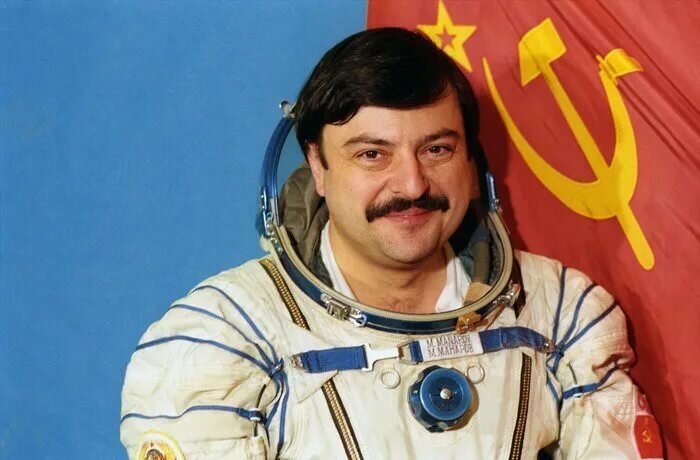 Муса Манаров - космонавт из Дагестана