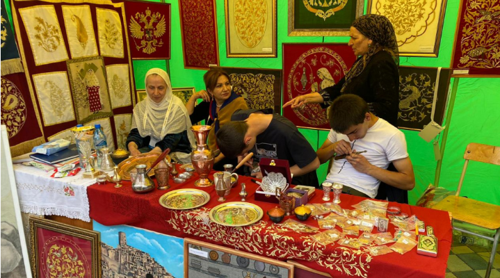 В Кубачи сегодня открылся второй фестиваль народных промыслов