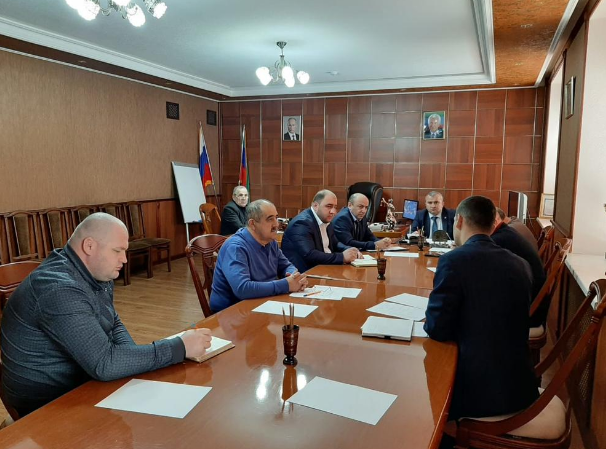 В Казбековском районе идет работа по обелению заправочного бизнеса