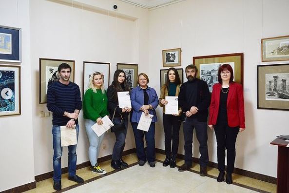 В Доме поэзии 2 февраля открылась вторая выставка II Международной биеннале печатной графики «Кубачинская башня»