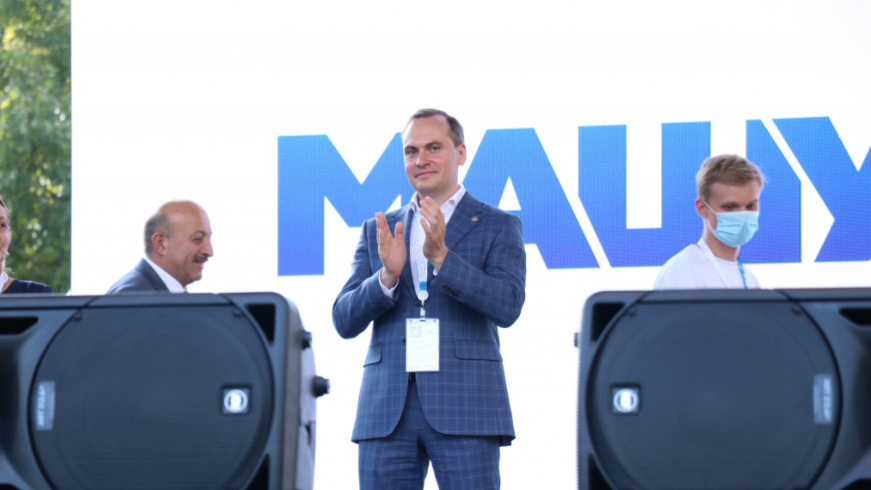 Артем Здунов на форуме молодежи "Машук" встретился с дагестанской делегацией