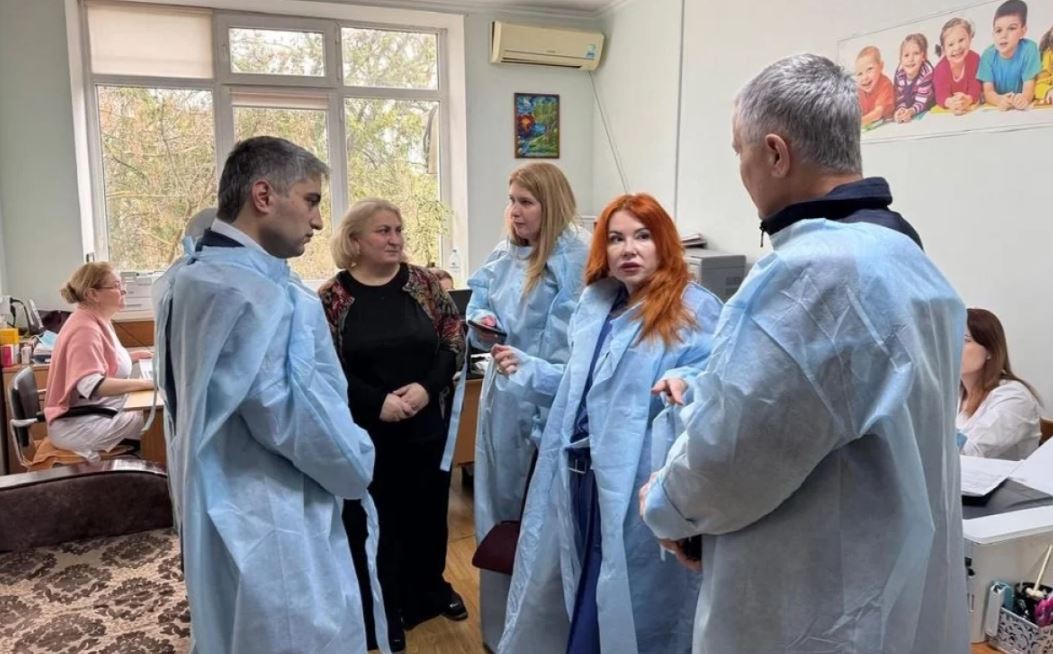 Жительница Каспийска подозревается в жестоком избиении 3-летней дочери
