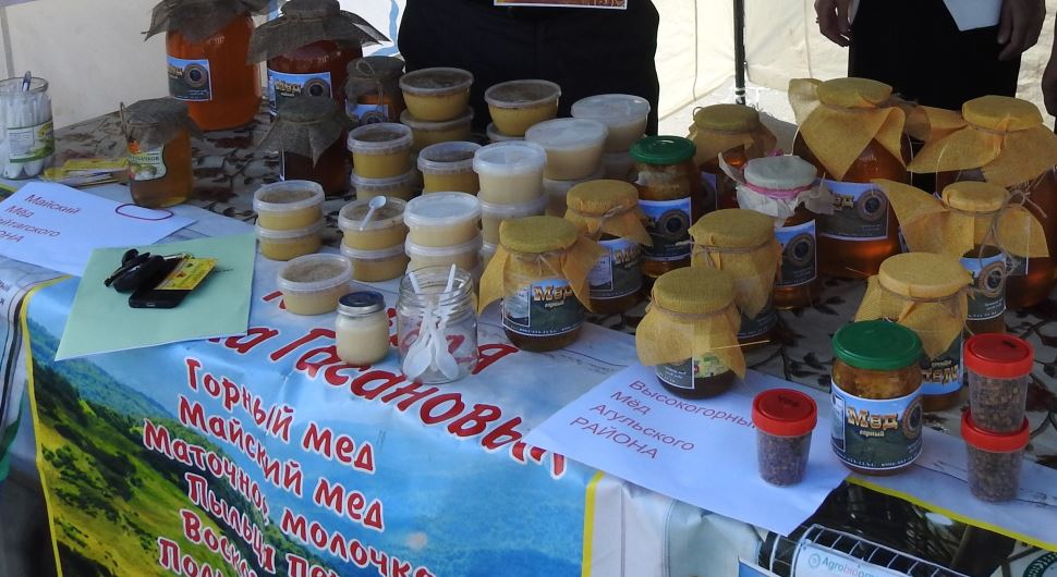 Медовая ярмарка открылась в Махачкале