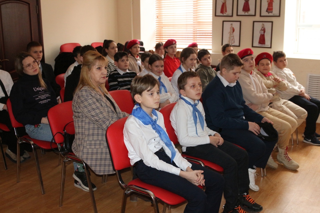 Праздник в честь Международного дня родного языка прошел в Республиканском центре русского языка и культуры.