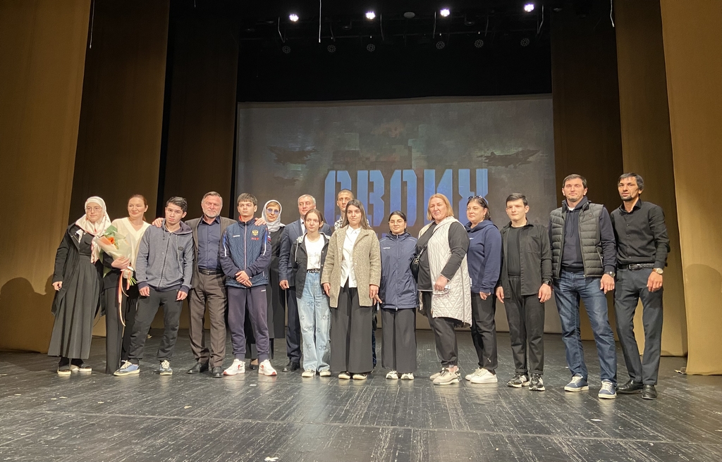 Фильм "Своих не бросаем" показали в Махачкале