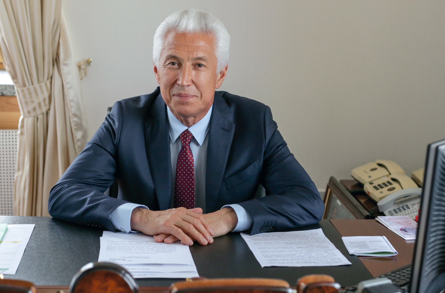 Владимир Васильев поздравил дагестанцев с днем государственного флага
