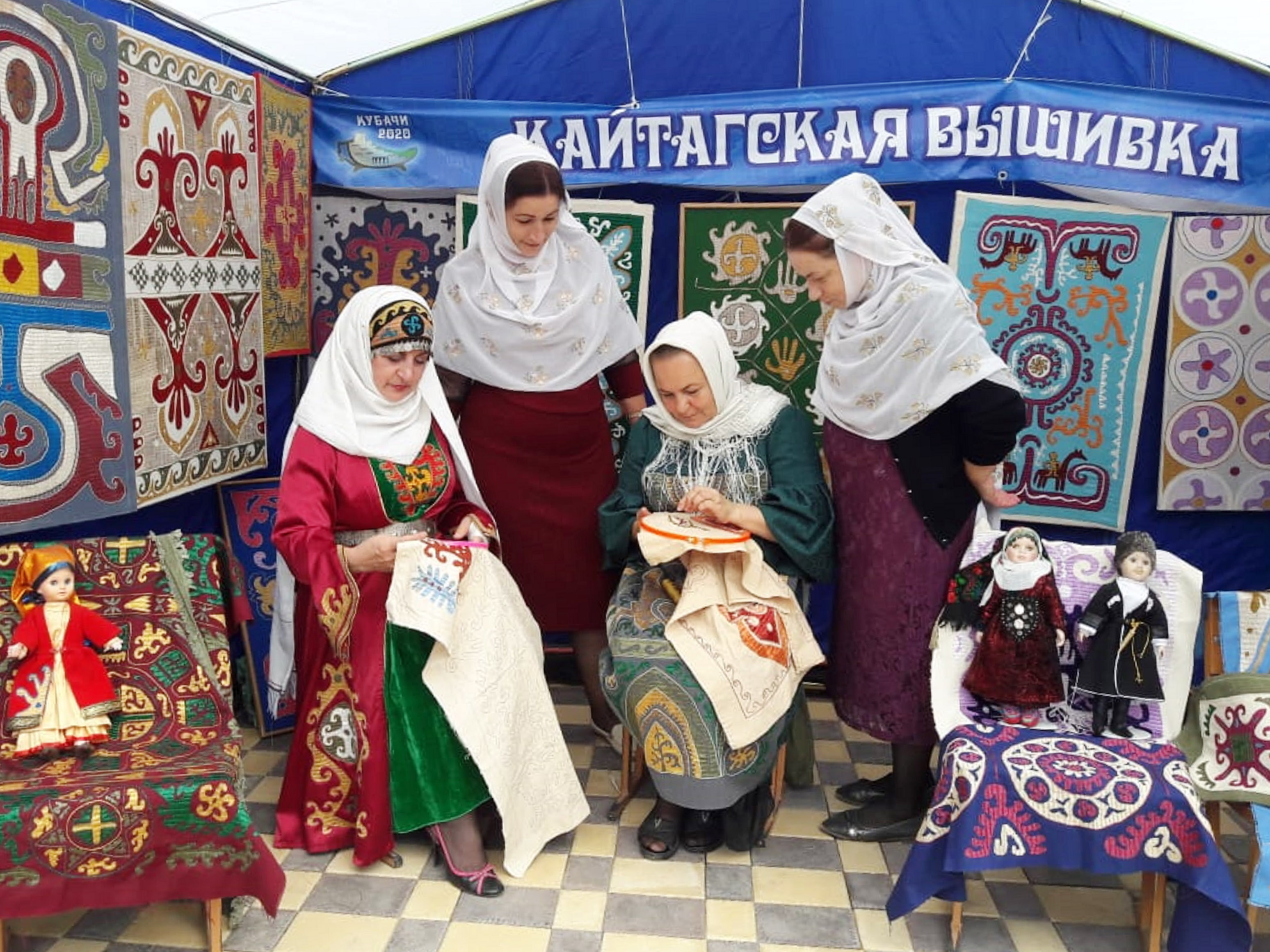 Кайтагские народные художественные промыслы представили на фестивале в селении Кубачи