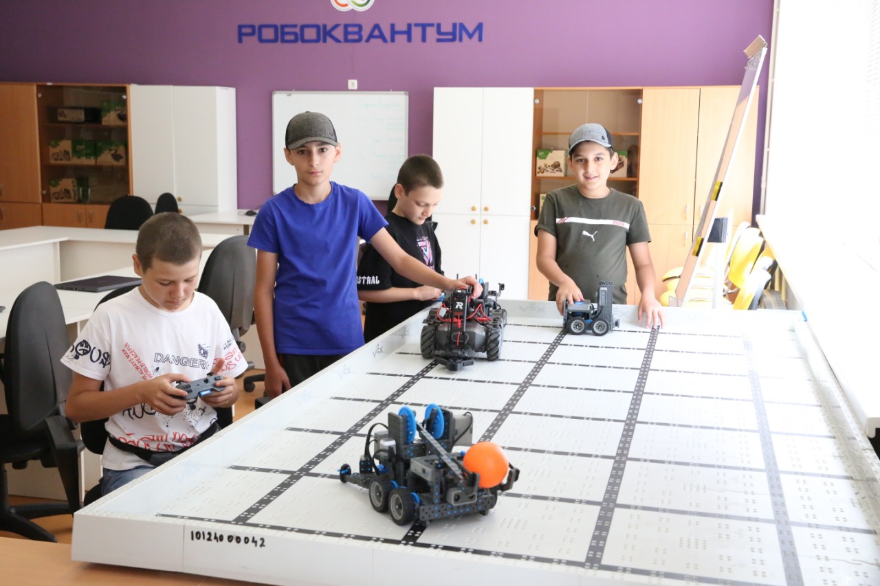 Минобрнауки РД: Новые «Точки роста», «Кванториумы» и «IT-кубы» откроются в Дагестане 1 сентября