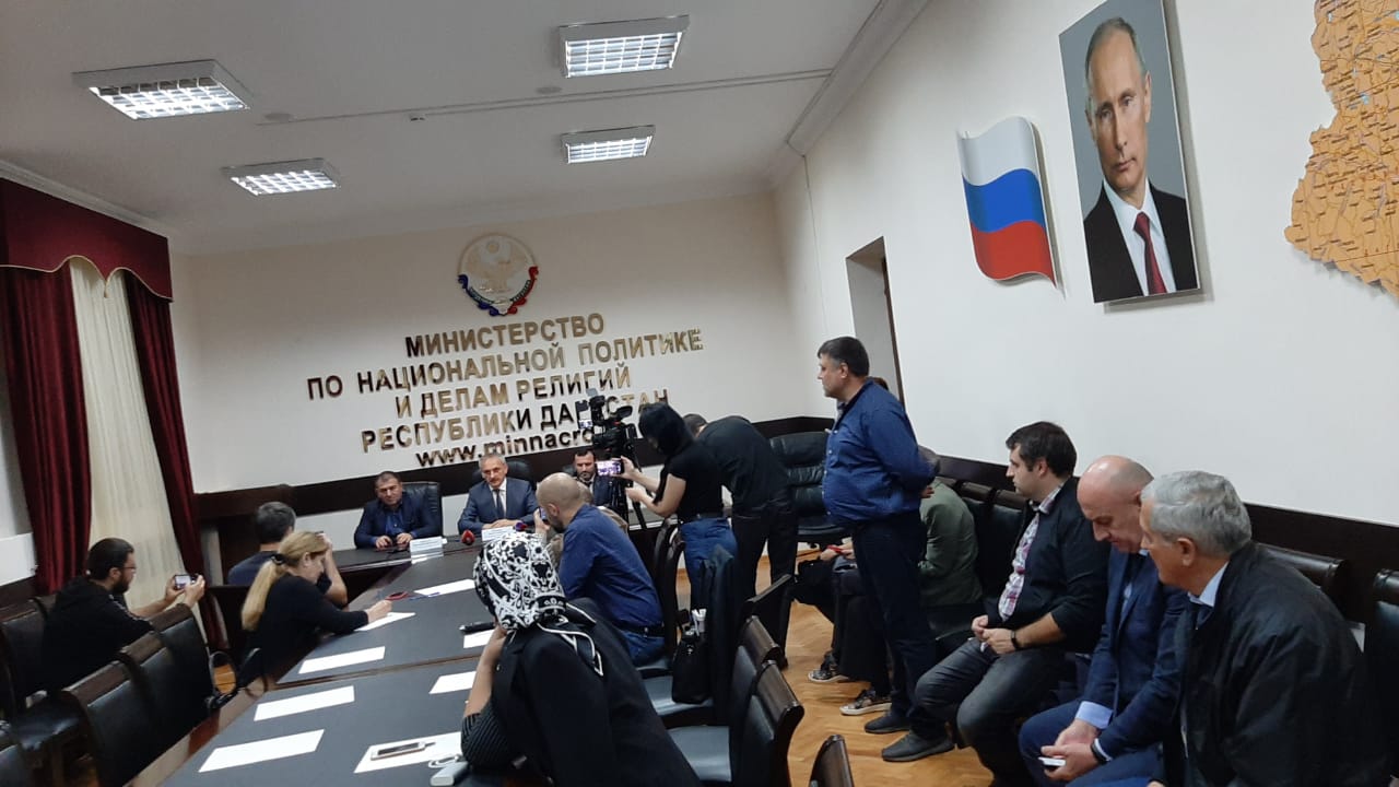 Миннац РД провел пресс-конференцию по итогам визита дагестанской делегации с гуманитарной миссией в ДНР и ЛНР
