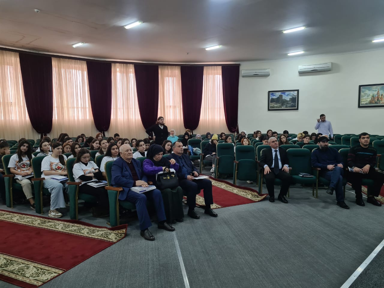 В Дербенте прошел круглый стол на тему «Роль религии в объединении Дагестана»