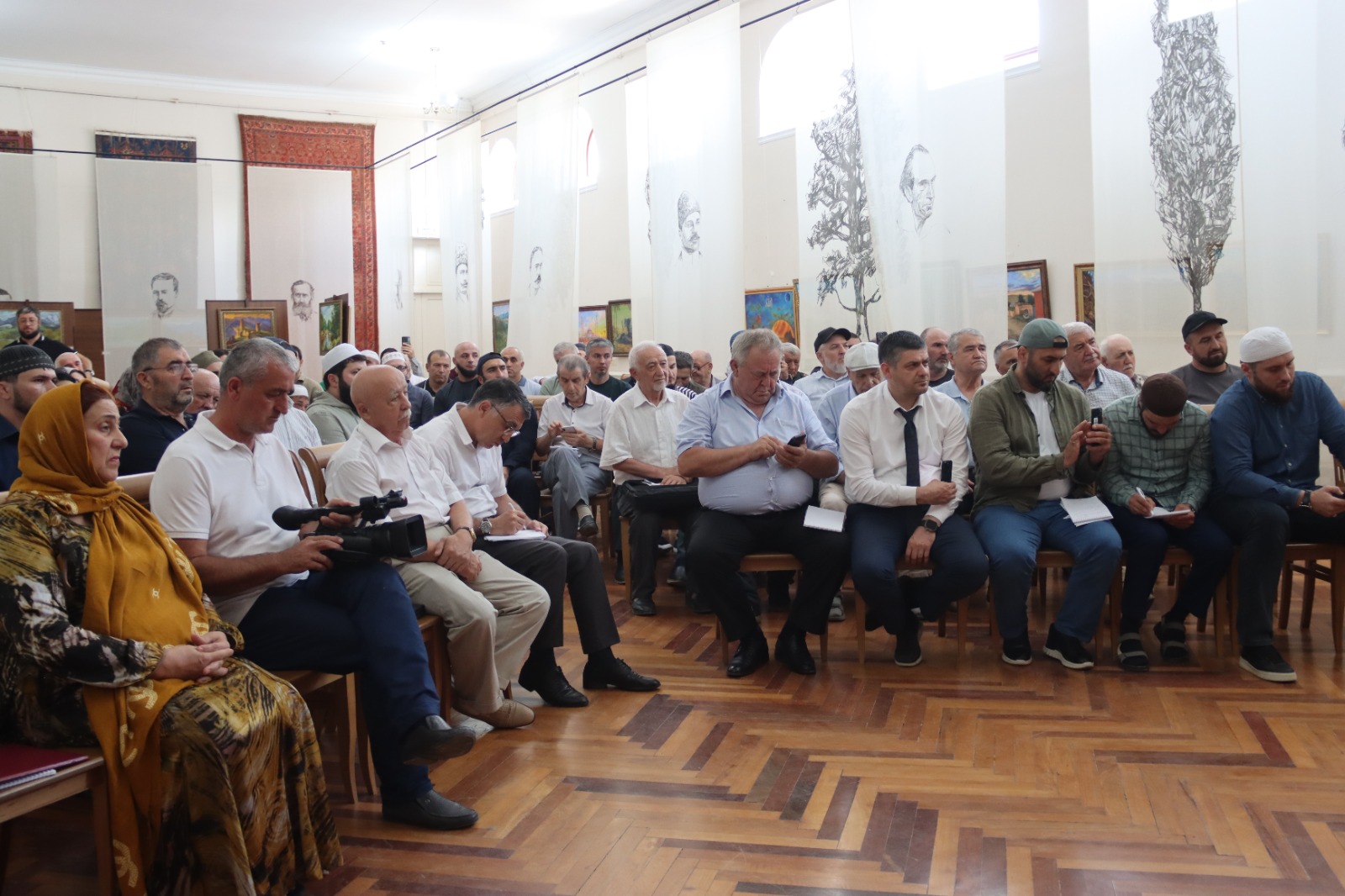 В Буйнакске прошла дискуссионная площадка "Религия и мир"