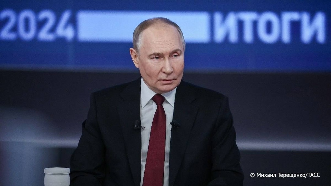 Владимир Путин на Прямой линии назвал материнский капитал "уникальным изобретением" РФ