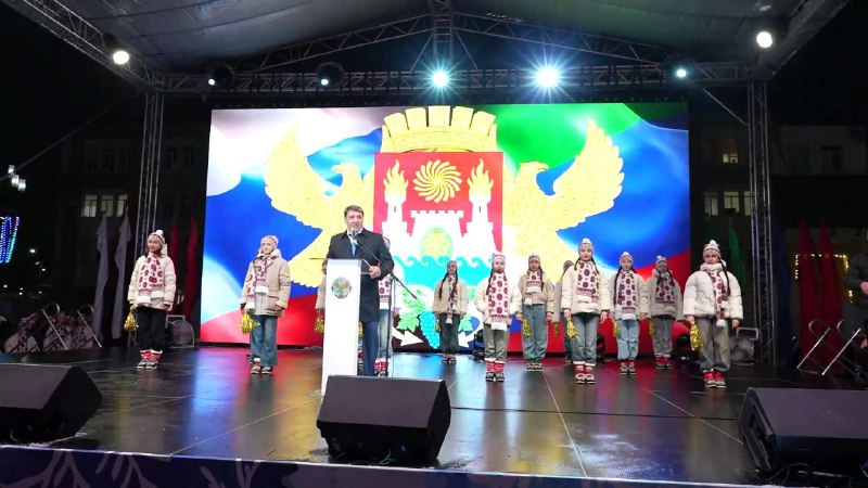Глава Махачкалы Джамбулат Салавов дал старт новогоднему фестивалю «С Новым годом, Махачкала!»