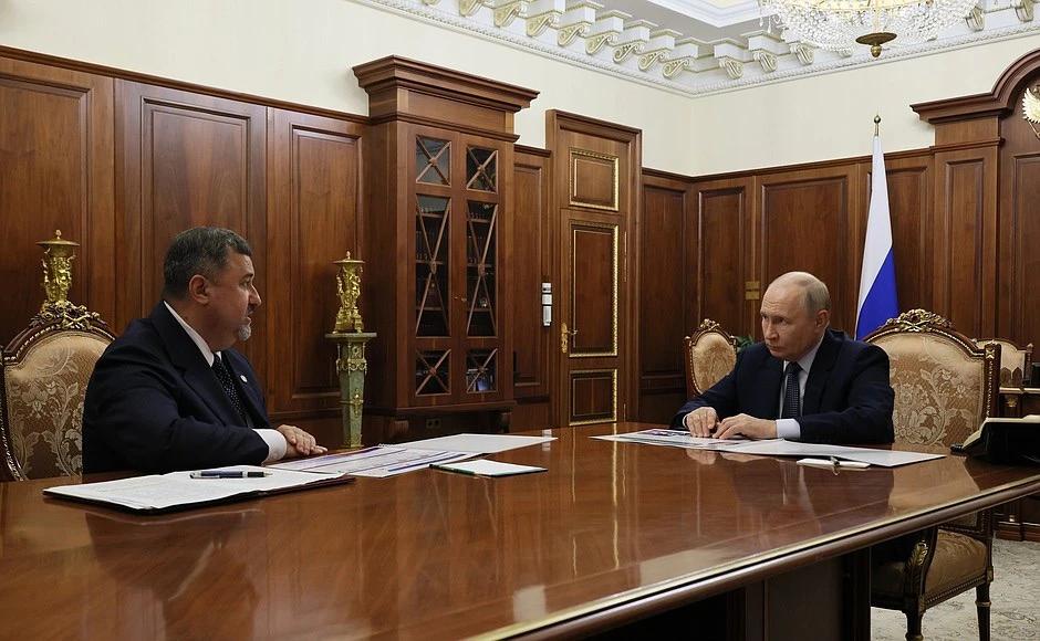 В Кремле прошла рабочая встреча Владимира Путина с врио главы Дагестана Фёдором Щукиным