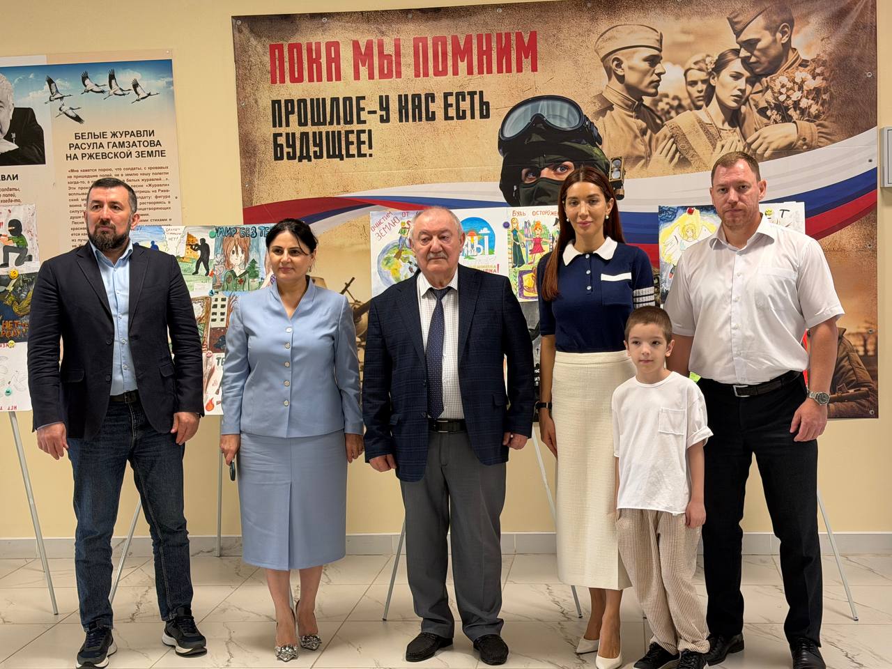 Выставка работ детей Донбасса открылась в Махачкале