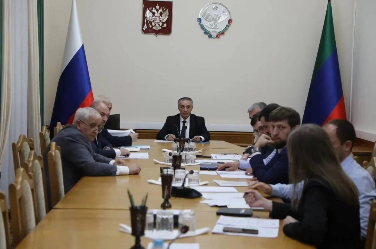 6 детских садов строят в Дербенте и Каспийске по нацпроекту «Семья»