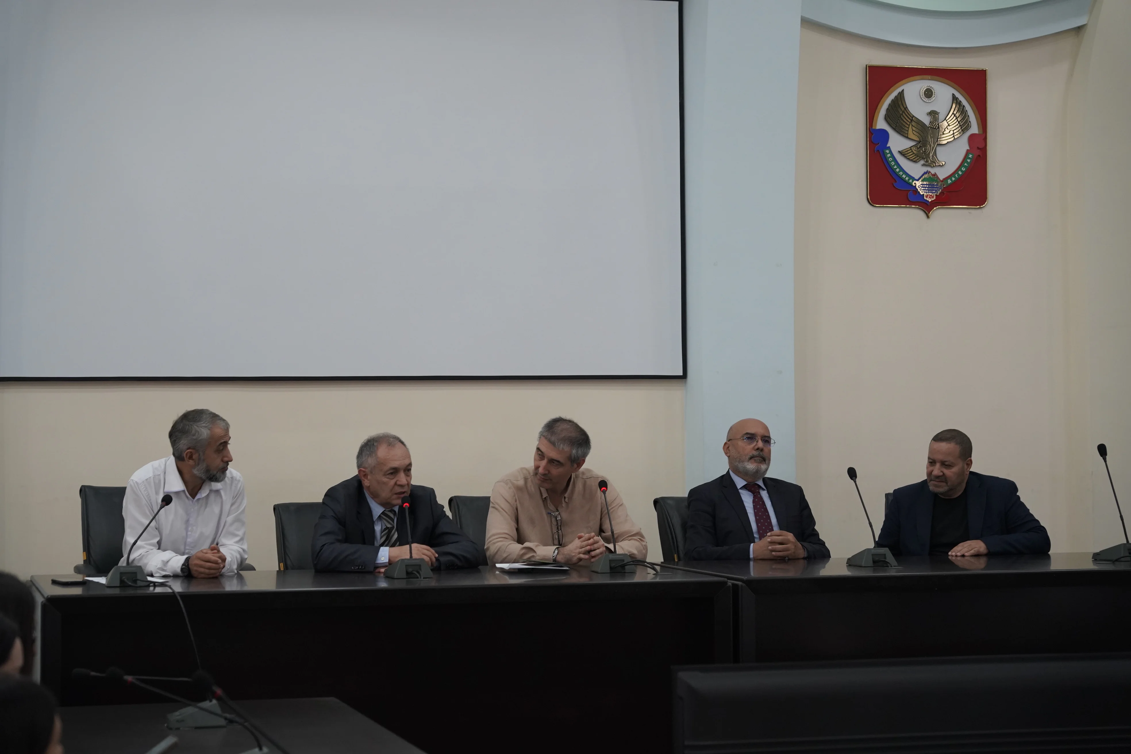 В ректорате ДГУ прошла встреча с делегацией Алжира