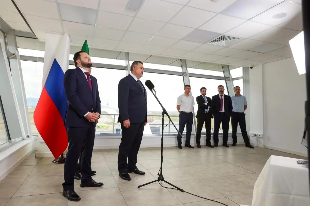 Сегодня в махачкалинском аэропорту открыли новую взлётно-посадочную полосу и командно-диспетчерский пункт