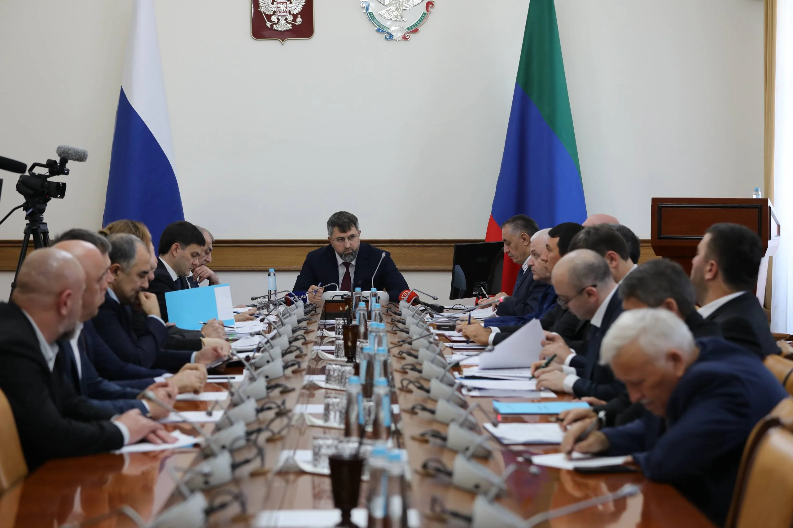 Магомед Рамазанов подверг критике работу муниципалитетов по обеспечению жильем детей-сирот