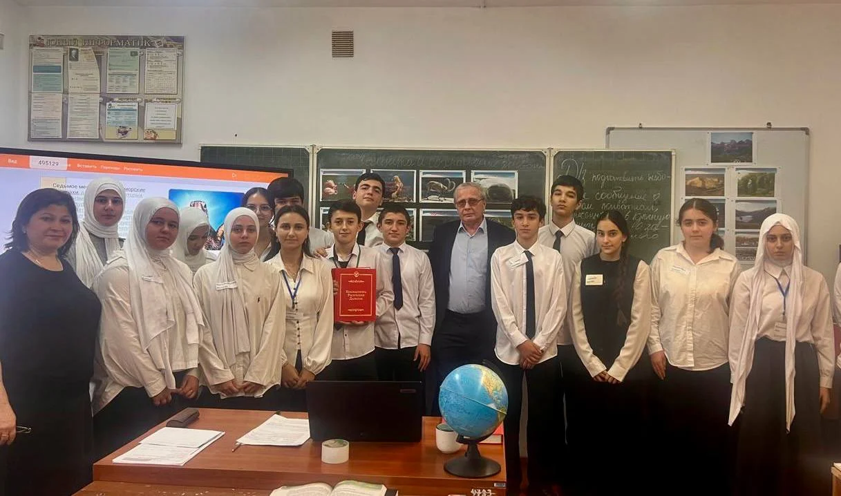 Инспекторы Минприроды Дагестана провели экологический урок для школьников Дербента