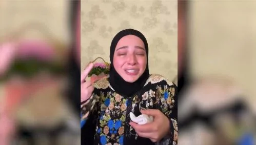 Певица Хадижа Магомедова не сдержала слёз после решения по делу мужчины, которого она обвиняет в преследовании