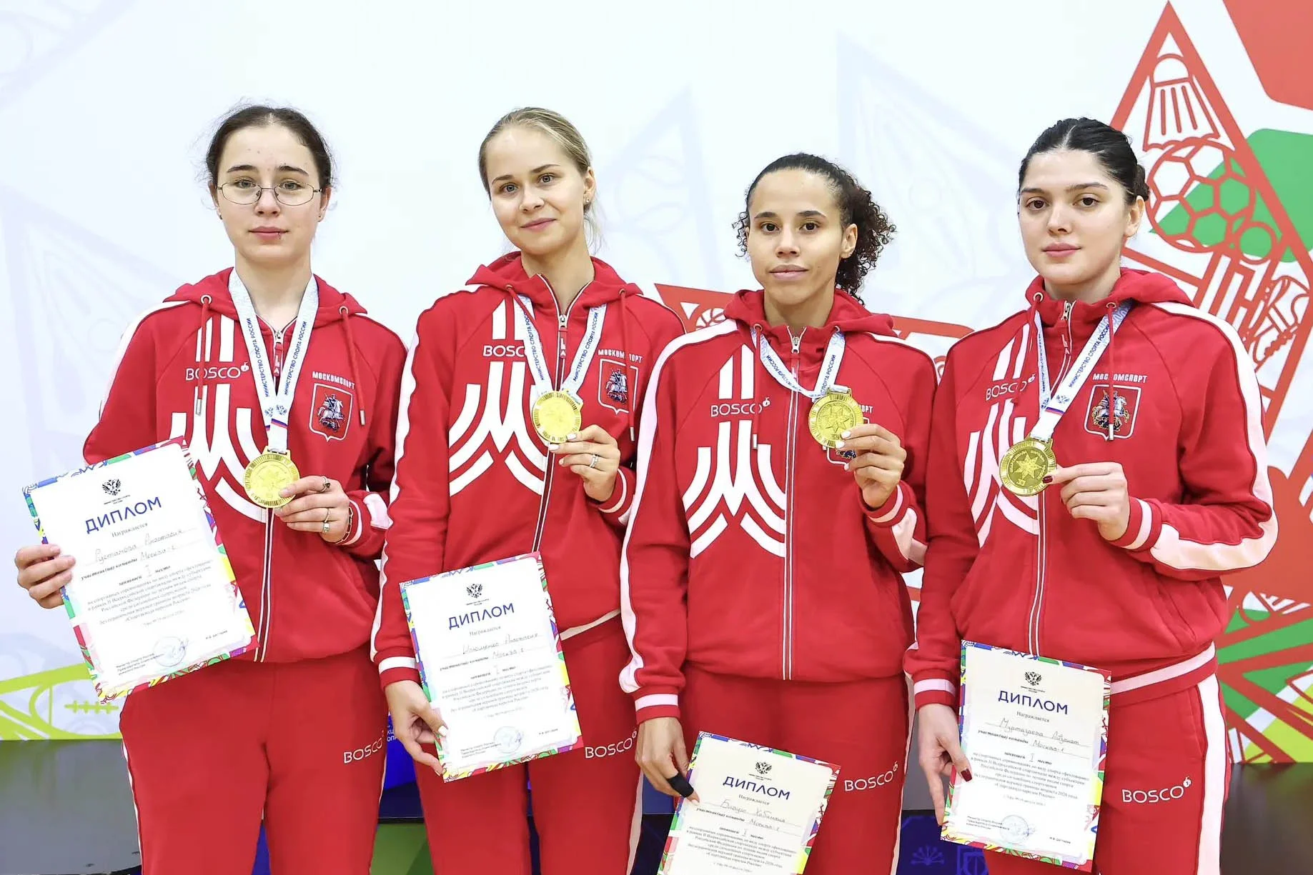 Дагестанская шпажистка Айзанат Муртазаева взяла золото и серебро на Спартакиаде народов России в Уфе