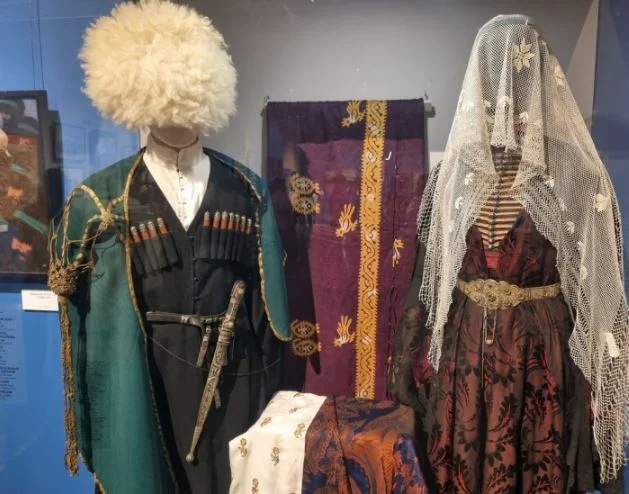 В Омске открылась выставка «Мой маленький Дагестан — мой огромный мир»