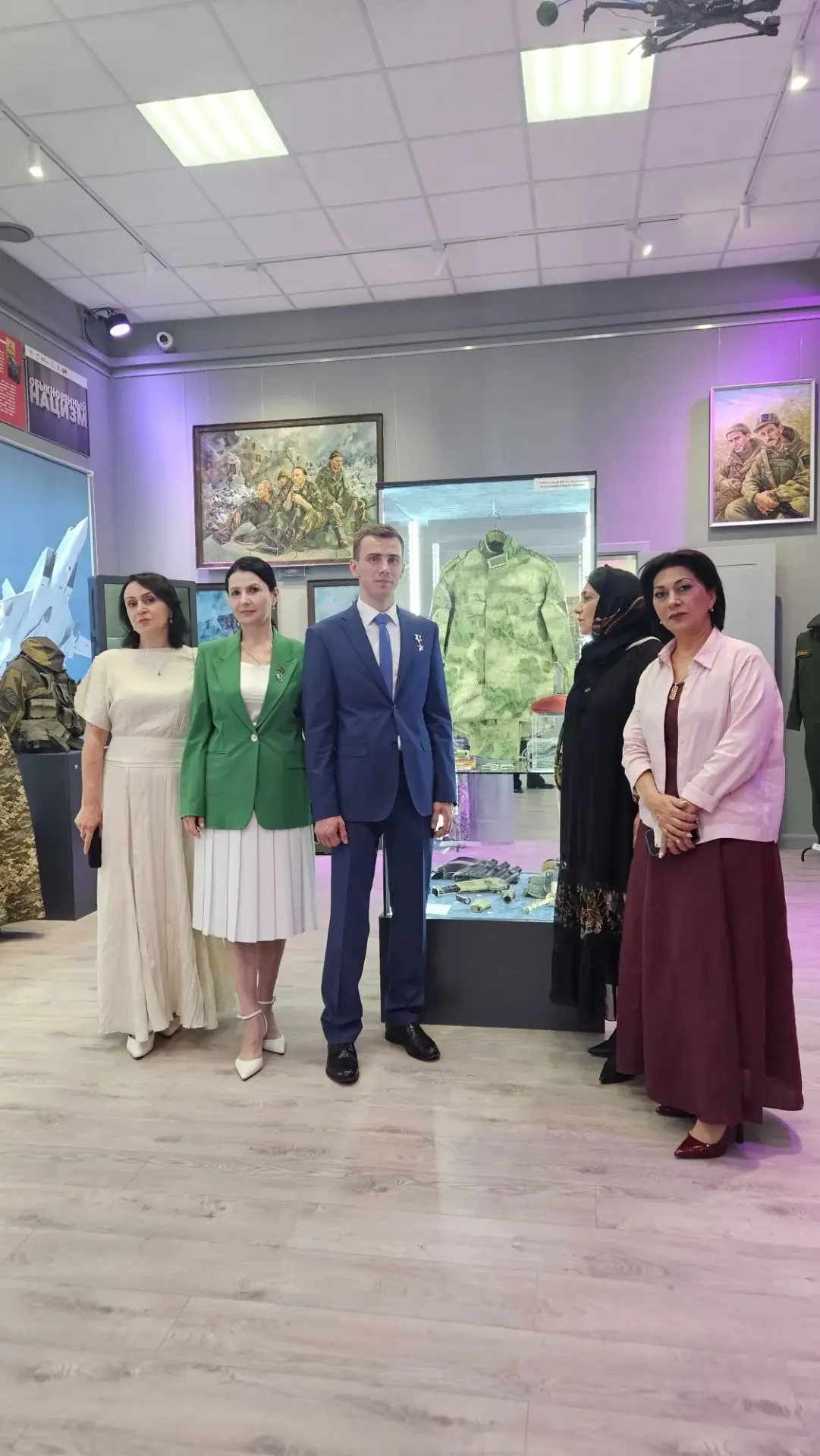 Главный редактор журнала "Женщина Дагестана" Хамис Шамилова приняла участие во встрече Героя России Владислава Головина с представительницами женского движения Дагестана